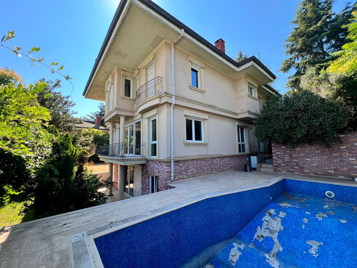 Property-photo