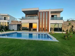 BODRUM YALIKAVAK'TA MUHTEŞEM DENİZ MANZARALI HAVUZLU SIFIR VİLLA