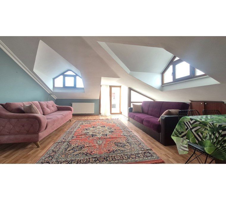 Üsküdar Ferah mah Çatı kat Teraslı 1+1 Kiralık Daire Enta Emlak