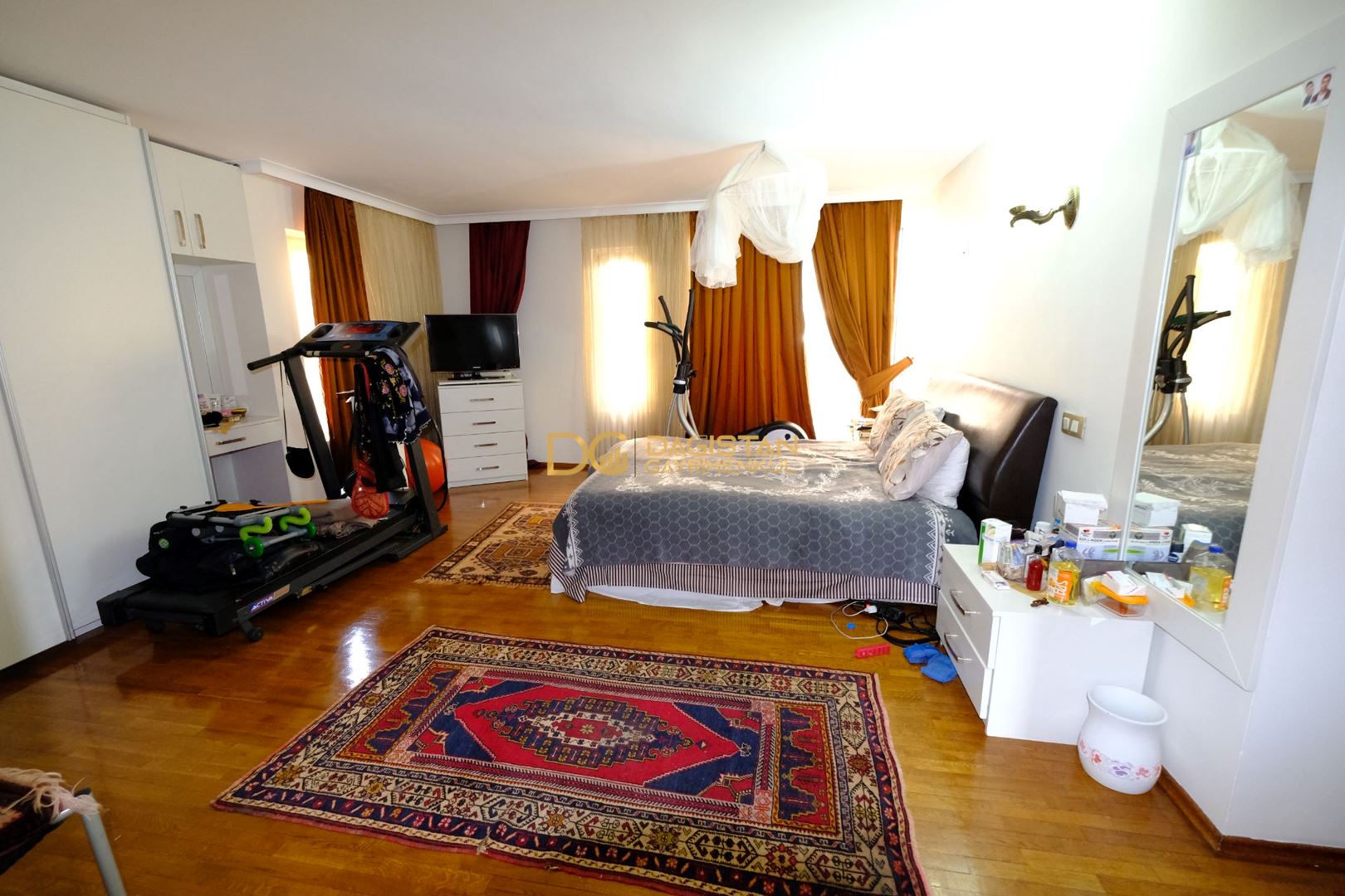 Property-photo