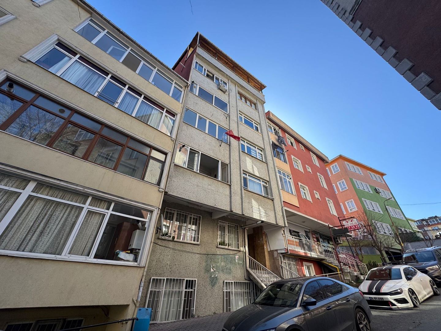 Mecidiyeköy’de Balkonlu, Geniş Salonlu 3+1 | Kiracılı Yatırımlık Daire