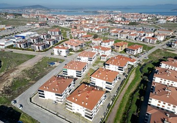 ALTIN EMLAKTAN AYVALIKTA SATILIK 2+1 SIFIR DAİRE