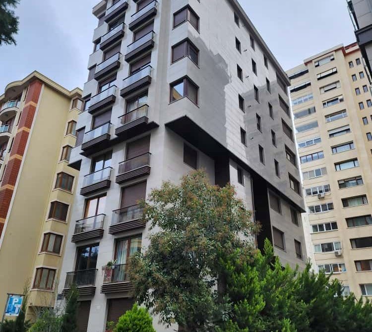 CADDEBOSTAN SATILIK 3+1 DAİRE 85 M2 NET VATANDAŞLIK SATIŞA UYGUN