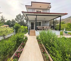 Ortaca Yerbelen'de Doğa Manzaralı, 4+1, Şömineli, Geniş Bahçeli Satılık Dubleks Villa