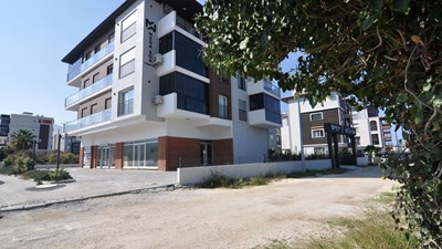 KUŞADASI DAVUTLARDA KOMPLE SIFIR MOBİLYALI SATILIK 2+1 DAİRE