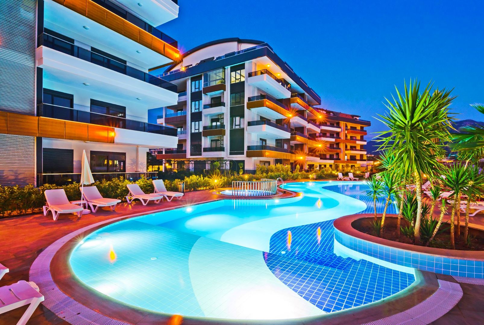 SPACIOUS 6+1 DUPLEX WITH SEA  CASTLE VIEWS IN A IN ALANYA OBA