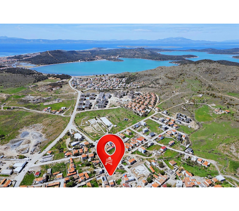 ALTIN EMLAKTAN AYVALIK KÜÇÜKKÖYDE SATILIK KÖYİÇİ 343 M2 ARSA