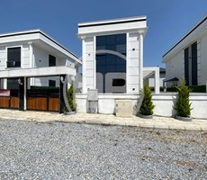 DİDİM MERKEZDE SATILIK TAM MÜSTAKİL HAVUZLU VİLLA