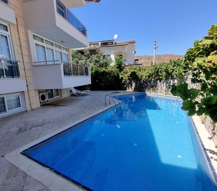 MÜJGAN EMLAKTAN MARMARİS İÇMELERDE HAVUZLU EŞYALI KİRALIK DUBLEKS