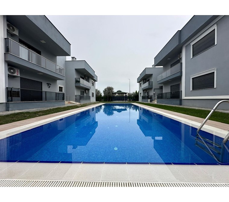 ASYA REALTY'DEN HAVUZLU SİTE'DE SATILIK 3+1 DAİRE