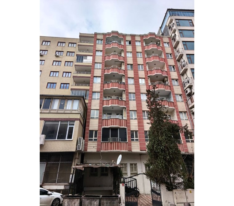 EMLAK 72'DEN DİYARBAKIR CADDESİ ÜZERİNDE KİRALIK 2,5+1 DAİRE