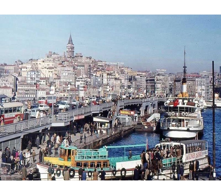 Satılık büyük ve tarihi alışveriş merkezi Eminönü