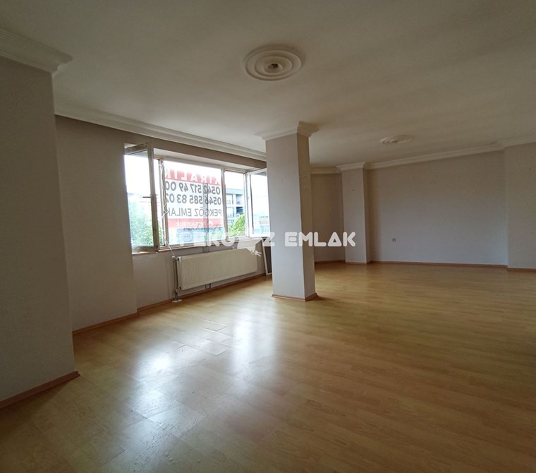 AYŞEKADIN CADDE ÜZERİNDE EBEVEYN B. 145m2 3+1 ARA KAT DAİRE