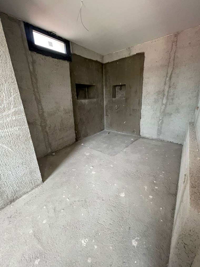 İzmir Menderes Küner'de Natamam Müstakil Ev ve 2000m2 Arsa