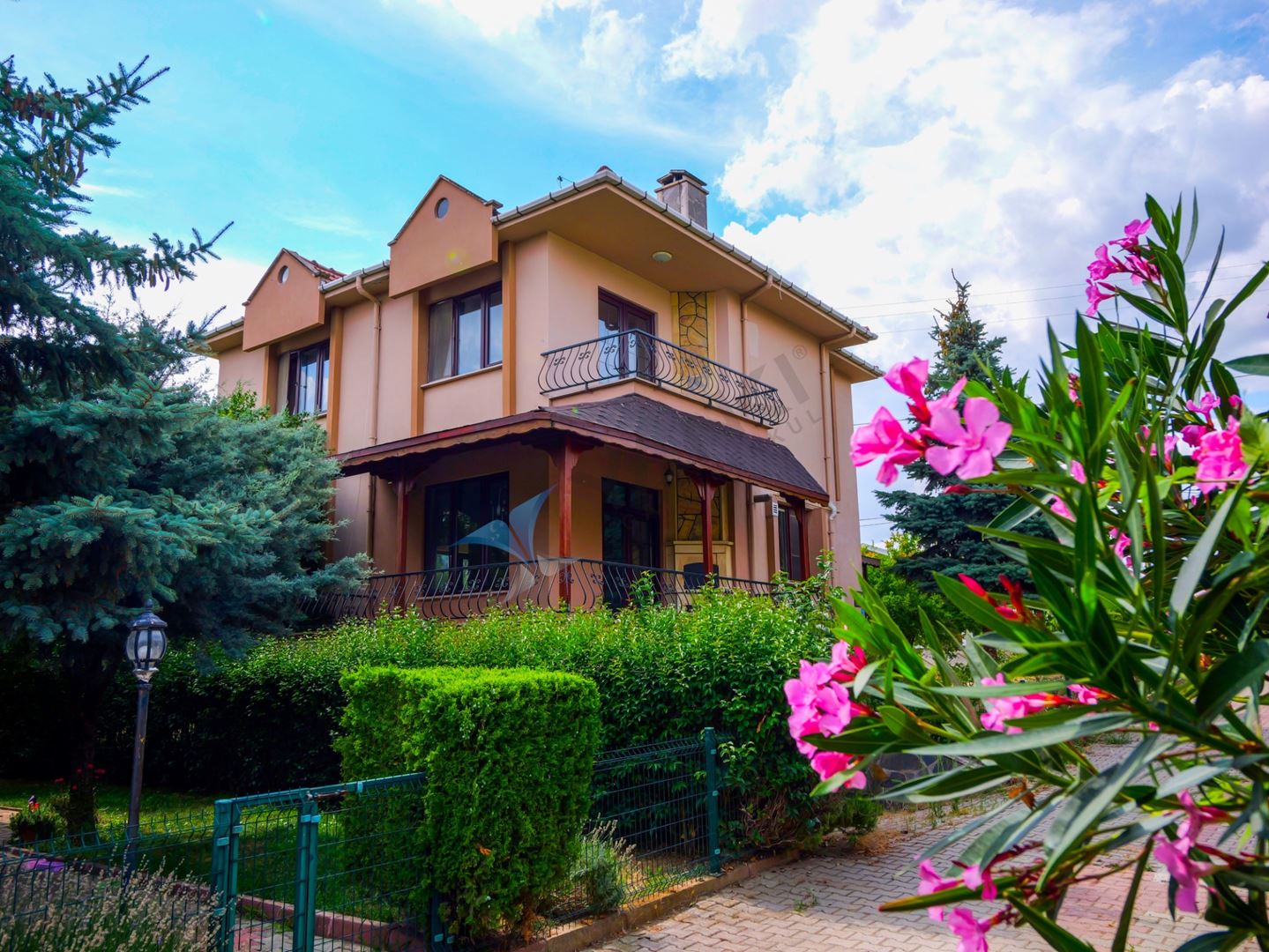 Property-photo