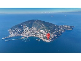 Burgazada 3.050 m2 Arsa İçinde Turistik Tesis