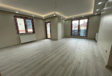 İNÖNÜ MERKEZDE SIFIR BİNADA ANA CD.YÜRÜME MESAFESİNDE 5+2 DUBLEX