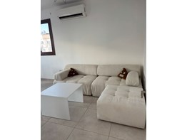 YENİKENTDE KİRALIK FULLEŞYALI ZEMİN ÜSDÜ 2.Cİ KAT ENÜSTKAT 2+1 DAİRE AYLIK £550 DEN