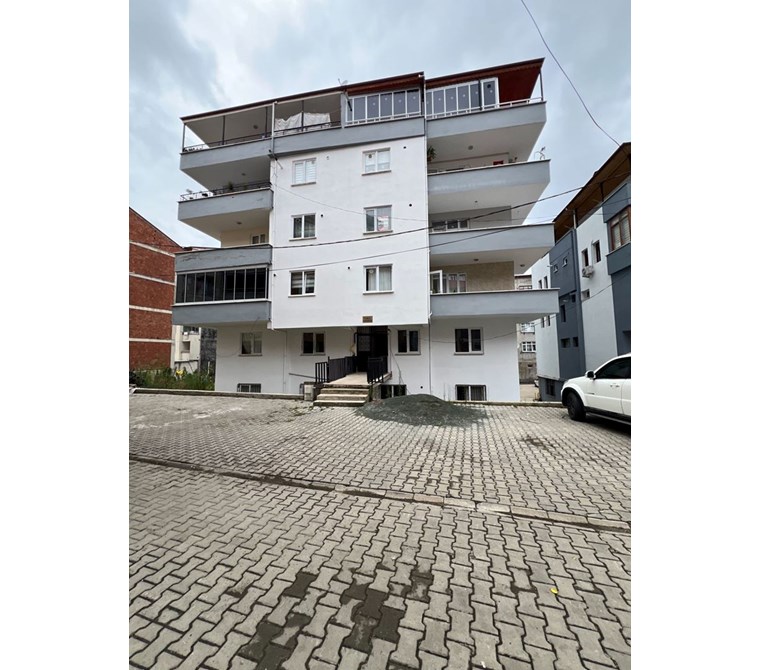 TRABZON ARSİN MERKEZ KAYMAKAMLIK YANI 3+1 İÇİ YAPILI DAİRE