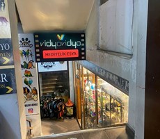 TRABZON MEYDANDA DEVREN KİRALİK HEDİYELİK EŞYA DÜKKANI