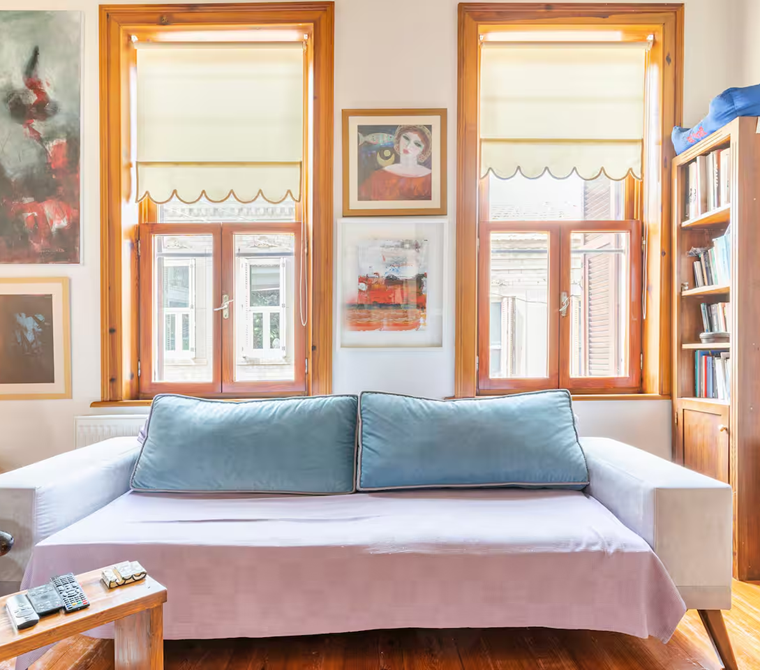 Historic Mansion/Mansion for Sale in Güzelyalı-Küçükyalı Bridge Area
