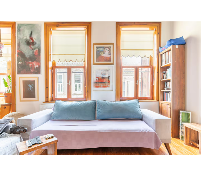 Historic Mansion/Mansion for Sale in Güzelyalı-Küçükyalı Bridge Area