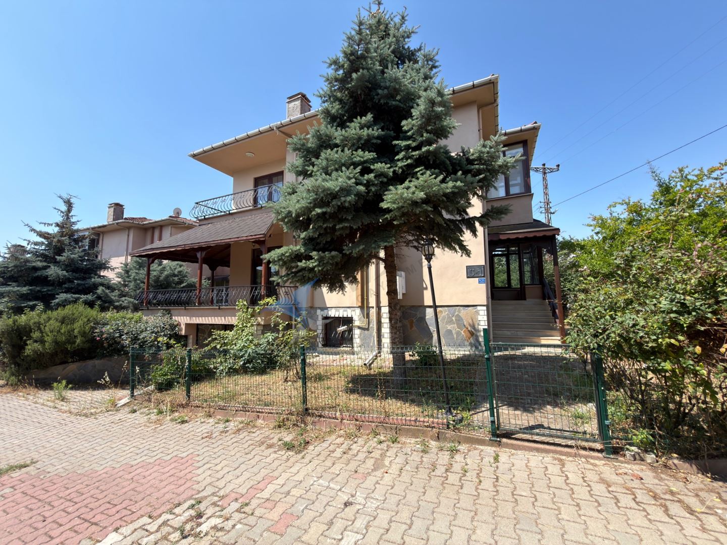 Property-photo