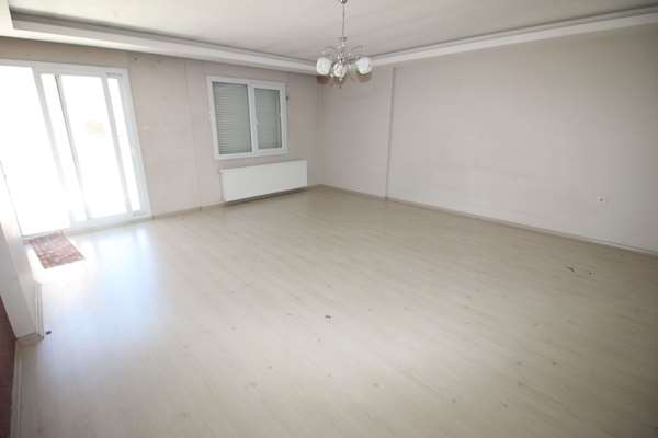 ORDU CADDESİ YAKINI GENÇ BİNADA ASANSÖRLÜ K. OTOPARKLI DAİRE