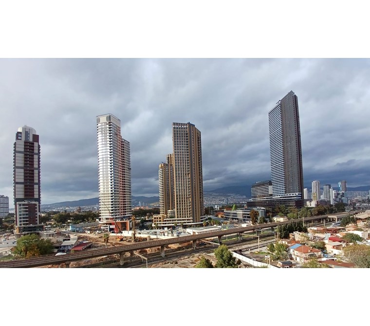  Megapol Çarşı Kulede Deniz Manzaralı 90 m² Kiralık Büro Ofis