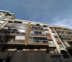Karşıyaka Yeni Girne Saklıbahçe Yakını Satılık 2+1 Arakat Daire