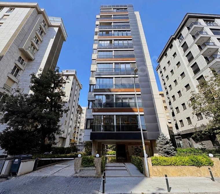 🏡 CADDEBOSTAN MEHTAP SOKAK’TA – GÖZTEPE 60. YIL PARKINA 2. BİNA KONUMDA!