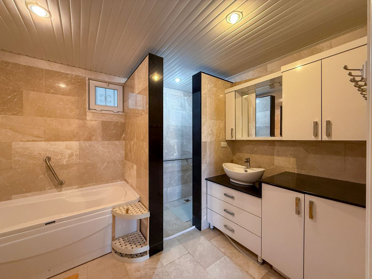 ALANYA OBADA KALE VE ŞEHİR MANZARALI FULL EŞYALI 2+1 SATILIK PENTHOUSE