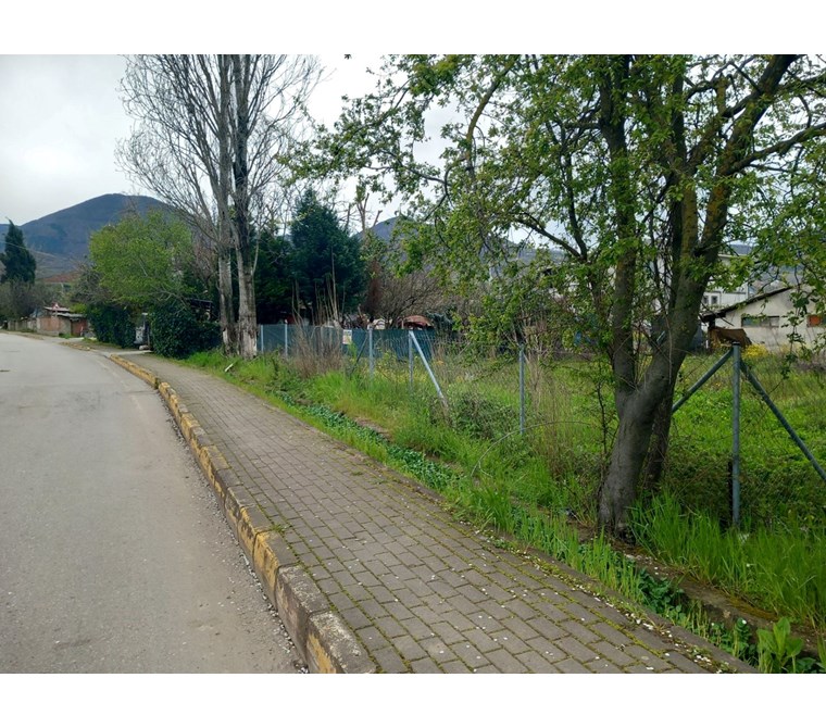 KARTEPE'DE MÜSTAKİL EV YAPIMINA DA UYGUN 693 M² HARİKA ARSA