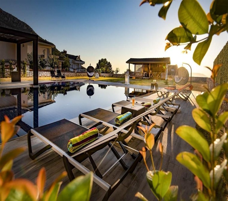  Fethiye Ölüdeniz Ovacık’ta 997 m² Arsa Üzerinde, Kapalı Havuzlu SPA Konseptli Ultra Lüks 6+1 Villa
