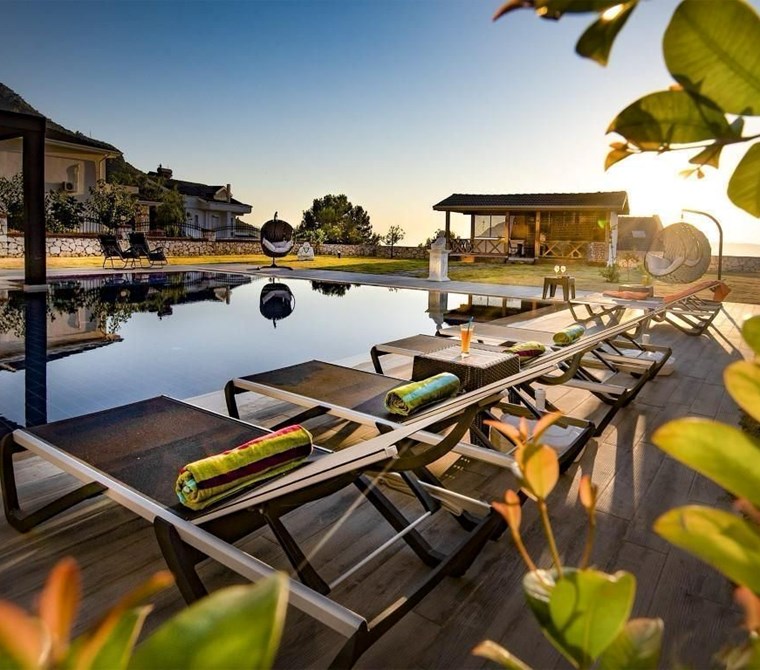  Fethiye Ölüdeniz Ovacık’ta 997 m² Arsa Üzerinde, Kapalı Havuzlu SPA Konseptli Ultra Lüks 6+1 Villa