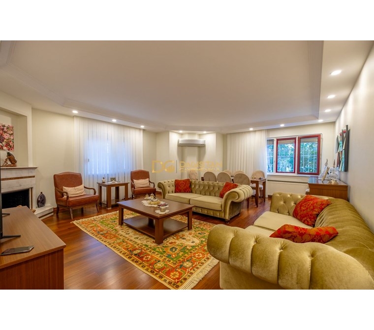 FLORYA ADAKALE BLG. TERASLI 4+1 220M2 BAKIMLI SATILIK DAİRE