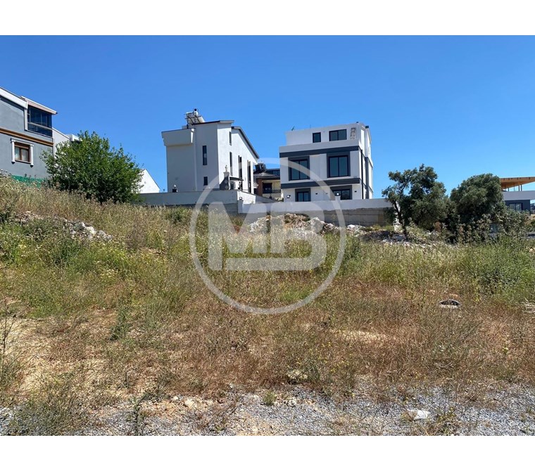 DİDİM HİSAR DA İKİ VİLLALIK DENİZ MANZARALI 270 M2 VİLLA ARSASI