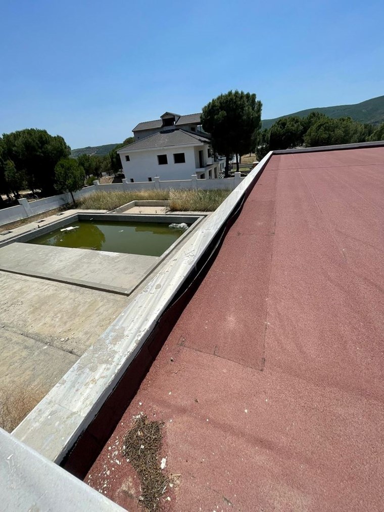 İzmir Menderes Küner'de Natamam Müstakil Ev ve 2000m2 Arsa