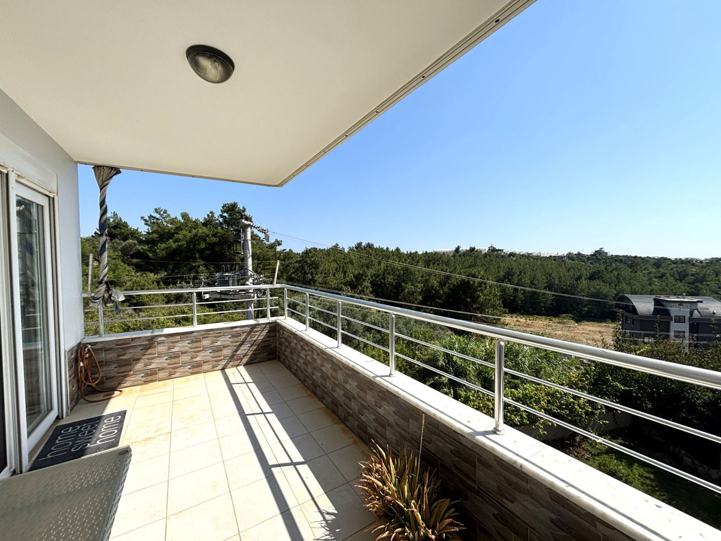 ALANYA OBADA DENİZ VE KALE MANZARALI FULL EŞYALI 2+1 SATILIK DAİRE