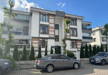 BOLU ALPAĞUT MAHALLESİ GENİŞ KAPALI GARAJLI LÜKS SATILIK 4+1 DAİRE