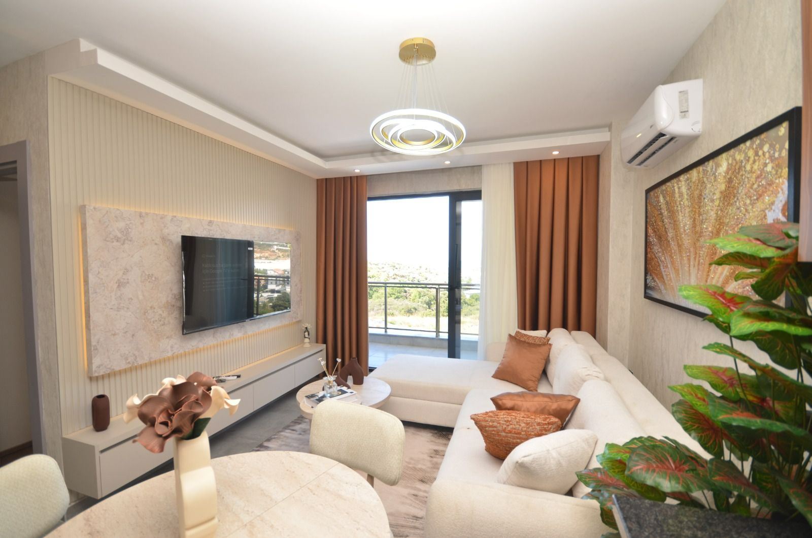 ALANYA DEMİRTAŞ’TA DENİZ VE HAVUZ MANZARALI EŞYALI 1+1 DAİRE