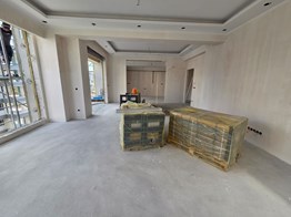 TEK YETKİLİ !!CADDEBOSTAN SAHİL KATTA TEK BALKONLU SATILIK DAİRE