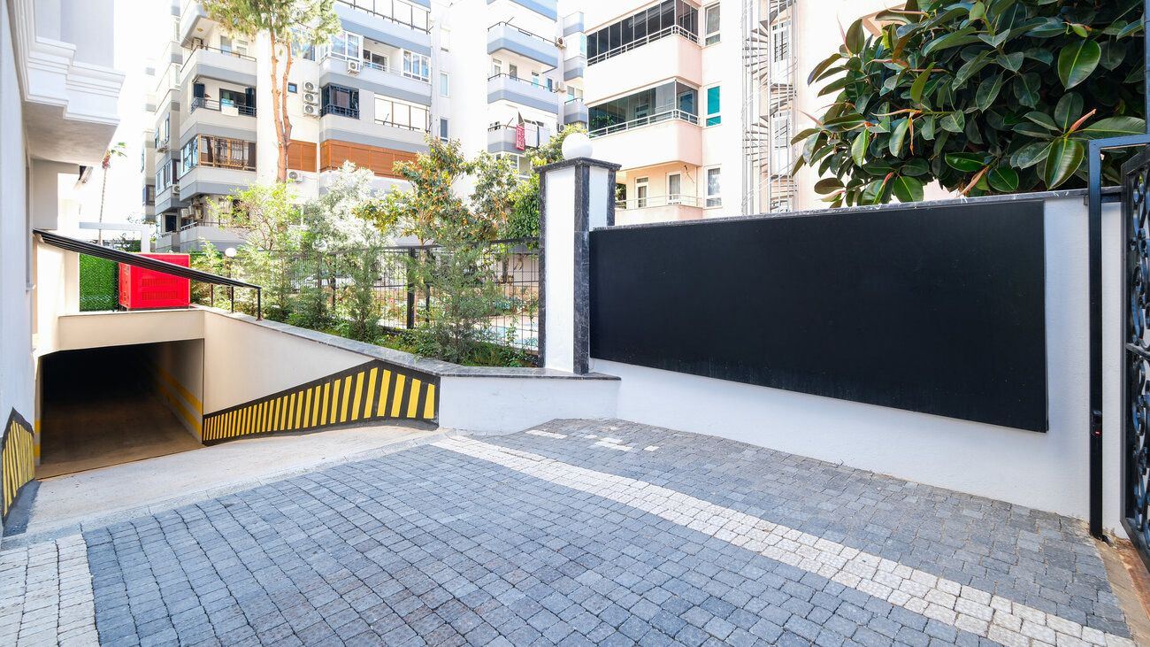 FULLY FURNISHED 3+1 SEAFRONT APARTMENT FOR SALE WITH SEA VIEW IN ALANYA CENTER · 22 · Photos