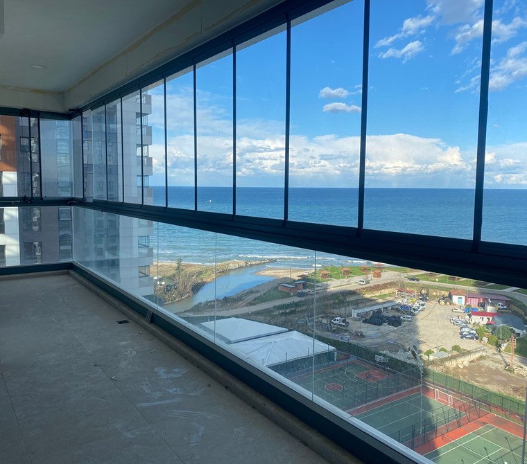 Trabzon Yomra Sancak'ta Deniz Manzaralı, Site İçinde 3+1 Lüks Sıfır Daire 170 m²