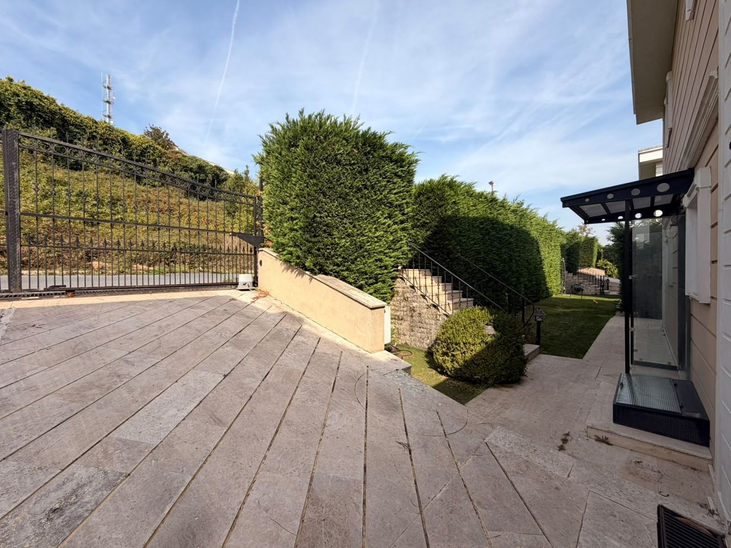 Property-photo