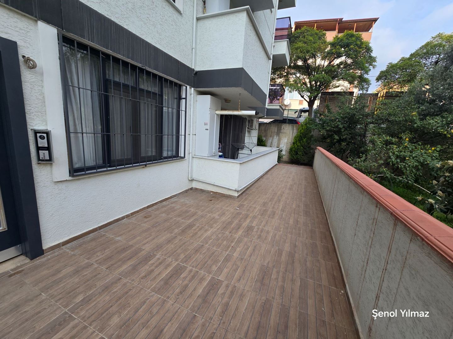 ŞENER GYD'DEN SAHİLE VE METROYA YAKIN LÜKS SATILIK 2+1 DAİRE