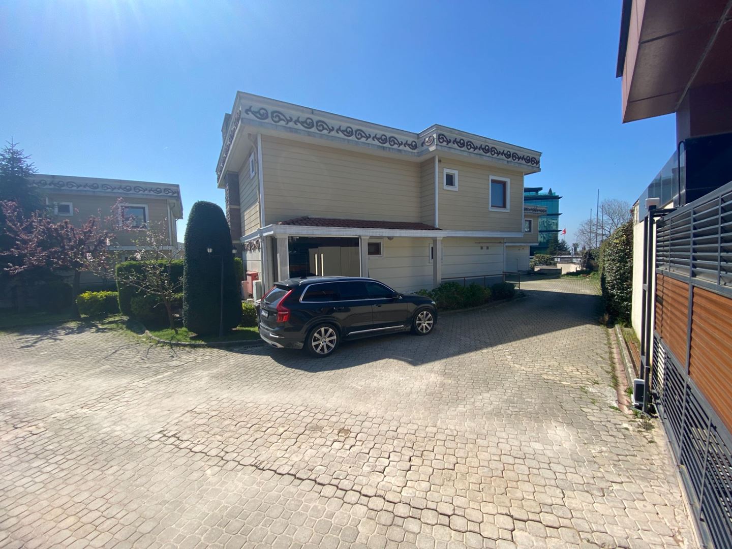 Property-photo