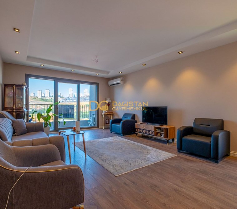BAHÇEŞEHİR 1. KISIMDA SATILIK BALKONLU YATAY MİMARİ 3+1 DAİRE