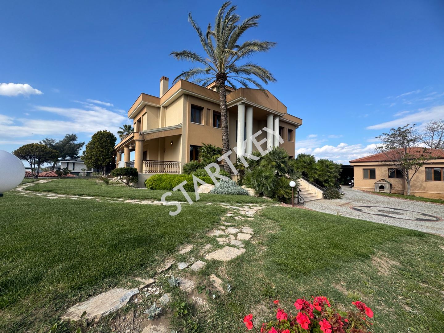 Property-photo