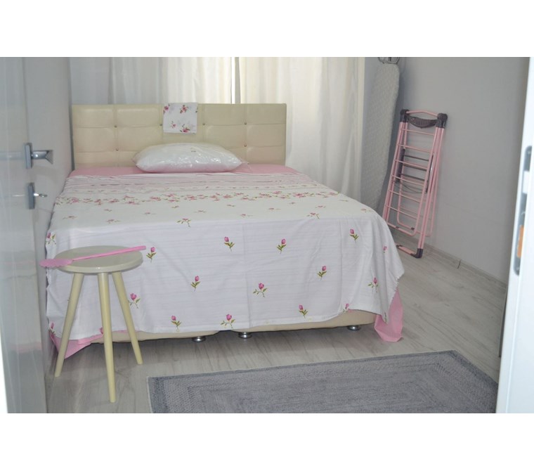 Lüleburgaz çarşı merkezde Eşyalı kiralık 1+1 daire